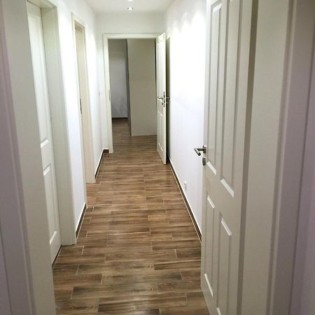 Ferienwohnungen Arp "2D" Mit Terrasse Und Parkplatz Itzehoe Exterior foto
